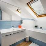 Mia Cozy With Stunning Views, Parking & Ac By Easybnb Premium