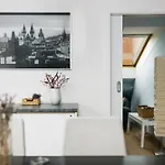 Mia Cozy With Stunning Views, Parking & Ac By Easybnb Premium *