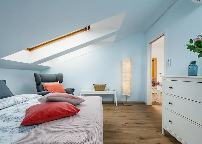 Mia Cozy With Castle View, Parking & Ac Apartment *